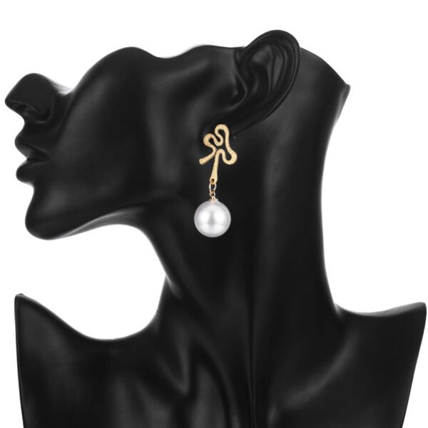 New Fashion Simple Hollow Pearl Women’s Earrings Earrings 4