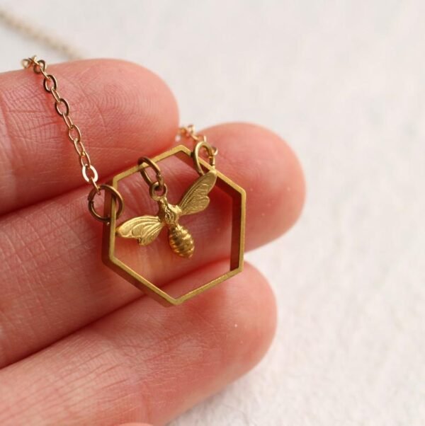 Fashion Three-dimensional Geometric Creative Bee Necklace Necklaces 3