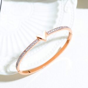 Women’s titanium letter V rose gold diamond bracelet Bracelets