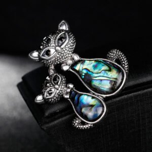 Cute loving cat corsage Necklaces