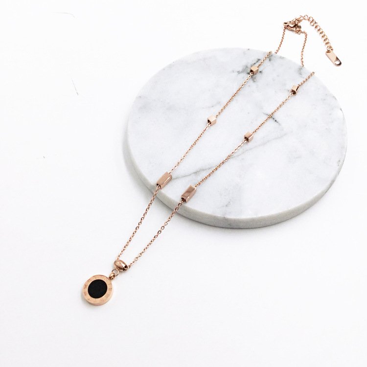 Korean fashion titanium steel plated 18K rose gold black and white double-sided Roman numerals necklace color gold clavicle chain female short chain Necklaces 4 Korean fashion titanium steel plated 18K rose gold black and white double-sided Roman numerals necklace color gold clavicle chain female short chain Necklaces 4