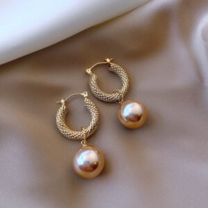 Fashion And Exquisite Super Flash French Retro Metal Pearl Earrings Earrings Fashion And Exquisite Super Flash French Retro Metal Pearl Earrings Earrings