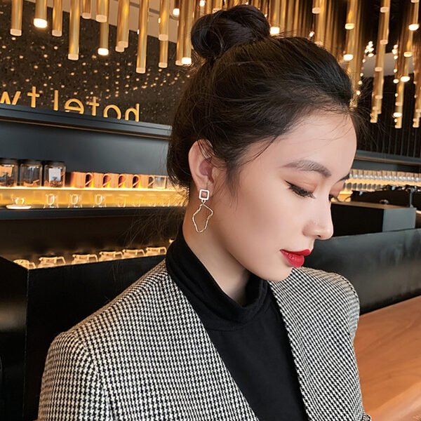 Korean Version Of Simple Retro Special-Shaped Twisted Streamline Earrings Earrings 7