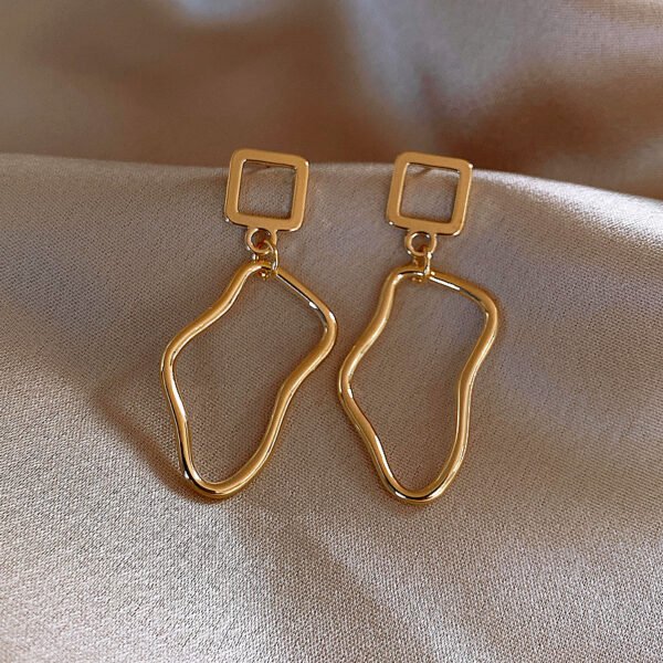 Korean Version Of Simple Retro Special-Shaped Twisted Streamline Earrings Earrings 3