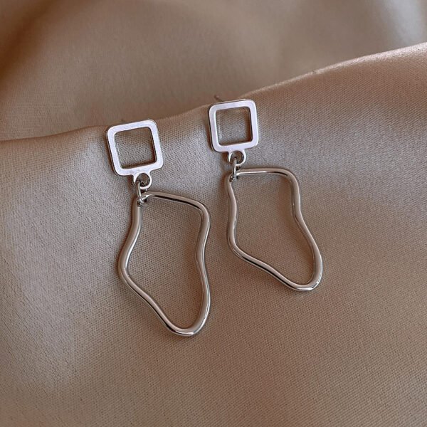 Korean Version Of Simple Retro Special-Shaped Twisted Streamline Earrings Earrings 4