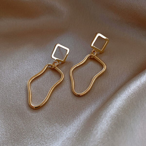 Korean Version Of Simple Retro Special-Shaped Twisted Streamline Earrings Earrings 5
