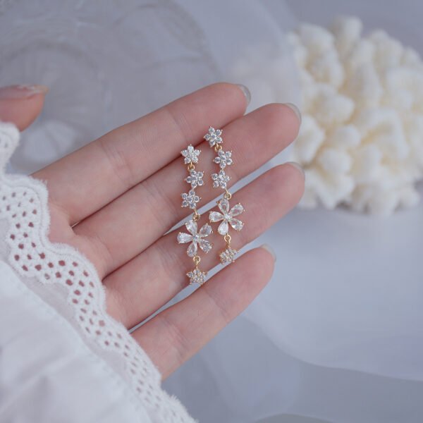 Micro-inlaid Zircon Full Diamond Light Luxury Earrings Earrings 3
