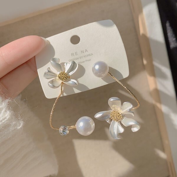 Asymmetrical white flower pearl earrings Earrings 4