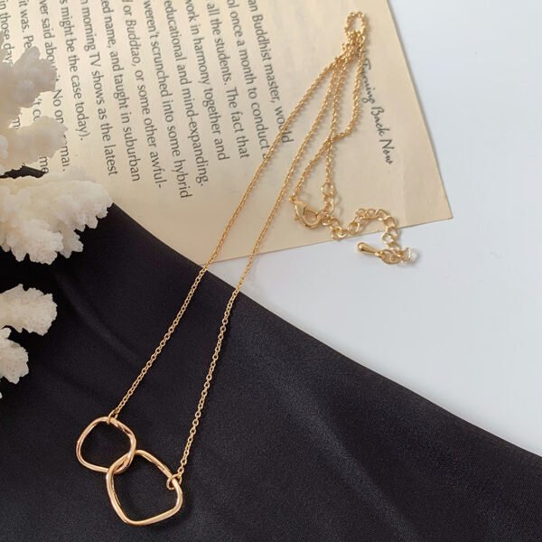 Multiple Abstract Face Metal Choker Necklace For Women Gold Color Chain Round Coin Geometric Pendant Necklace Party Jewelry Necklaces 4