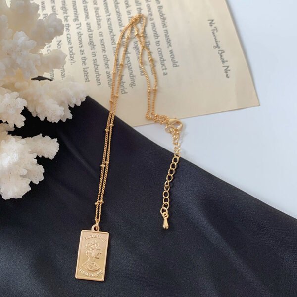 Multiple Abstract Face Metal Choker Necklace For Women Gold Color Chain Round Coin Geometric Pendant Necklace Party Jewelry Necklaces 7