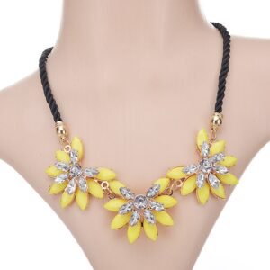 Clavicle Chain Beach Vacation Wind Sun Flower Short Necklace Retro Three Flower Necklace Korean Wholesale Necklaces