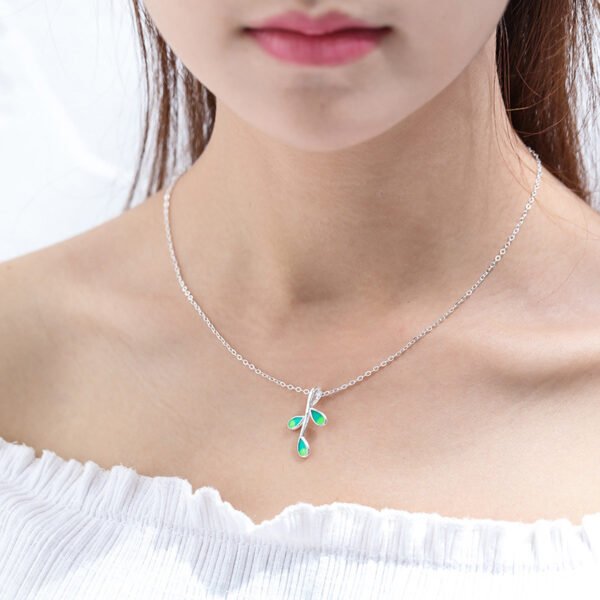 Leaf luminous necklace female drop glue Pendant Necklaces 6