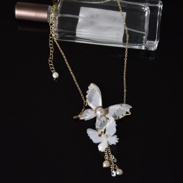Fashionable Personality Pearl Diamond Lace Butterfly Necklace Necklaces 3