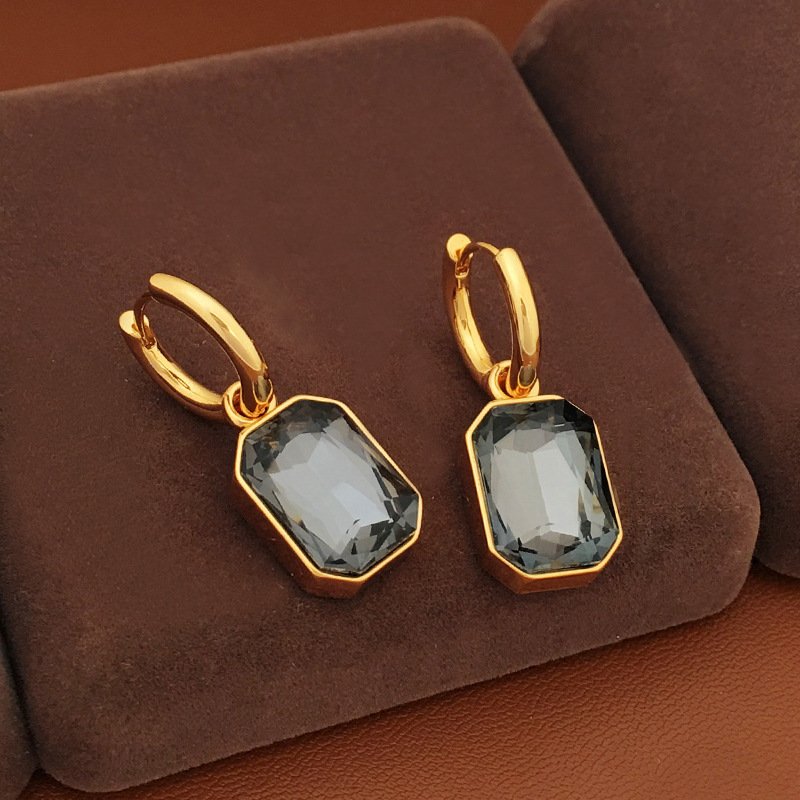 Copper Gold-platedPattern Earrings Retro Design Ear Clip Trendy Earrings 5 Copper Gold-platedPattern Earrings Retro Design Ear Clip Trendy Earrings 5