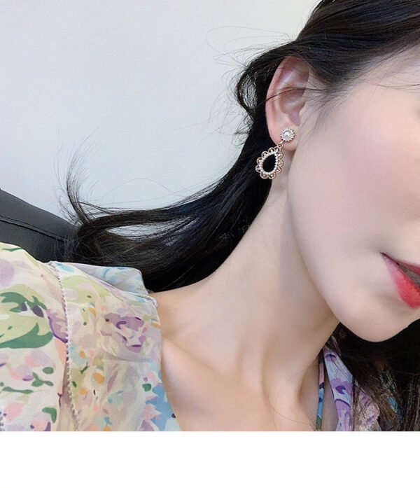 Hollow Water Drop Earrings with Pearl and Diamonds Earrings 6