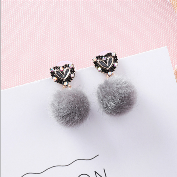 Winter new sweet temperament cute heart-shaped hair ball earrings personalized diamond love earrings earrings 925 silver needle Earrings 5
