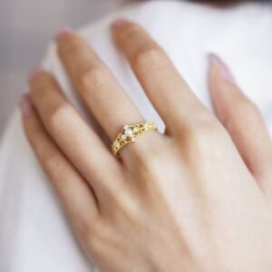 Women’s Gold-plated Antique Hollow Ring Rings