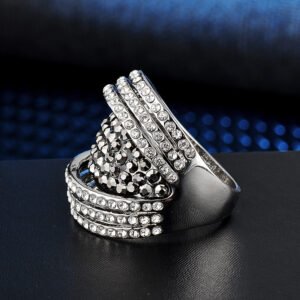 Diamond-studded Ring Elegant And Generous Women’s Style Rings