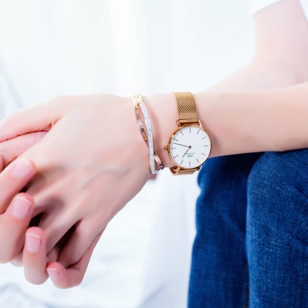 Roman Numerals Titanium Steel Women’s Bracelet Rose Gold Plated Cross X-Shaped Diamond Bracelet Bracelets 7