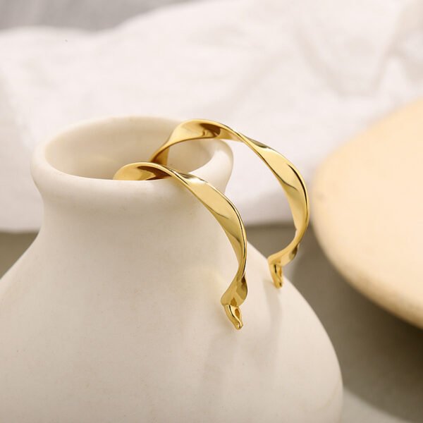 Pure White Fungus Buckle Female Ins Style Light Luxury Earrings 7
