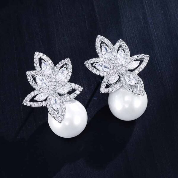 Fashion Creative Flower Pearl Inlaid Zircon Earrings Earrings 5