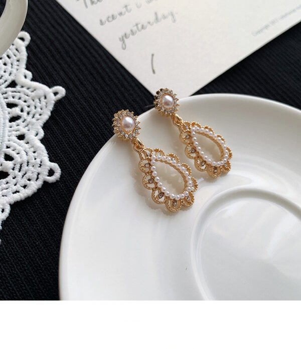 Hollow Water Drop Earrings with Pearl and Diamonds Earrings 4