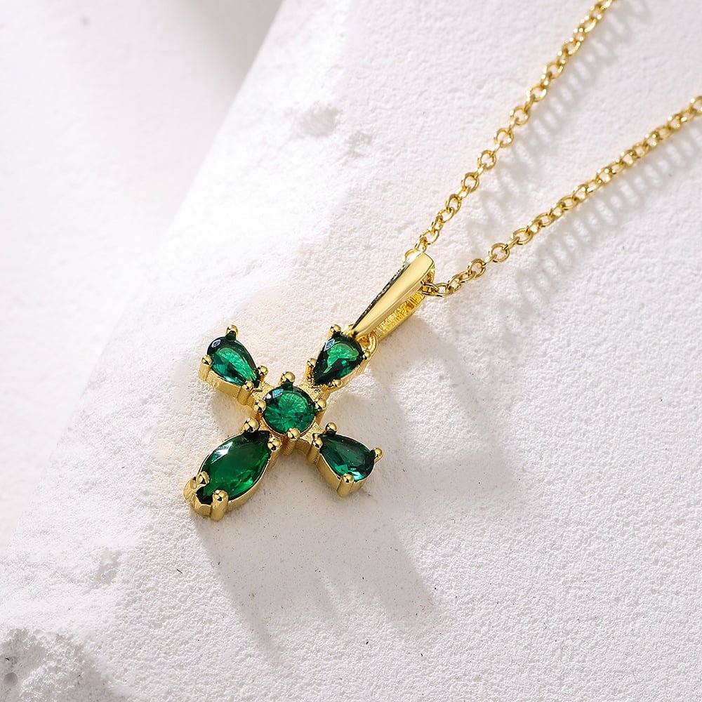 Women’s 18K Gold Zircon Geometric Pendant Necklace Necklaces 2