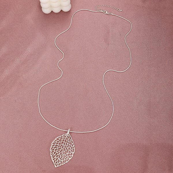 Retro Simple Metal Circle Pendant Necklace Creative Necklaces 8