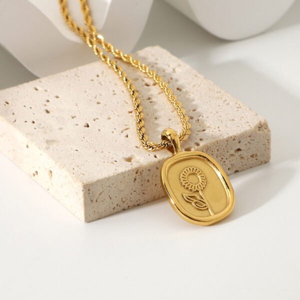 18K Gold Plated 316l Stainless Steel Oval Coin Rose Pendant Necklace Necklaces 5