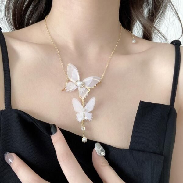 Fashionable Personality Pearl Diamond Lace Butterfly Necklace Necklaces 6