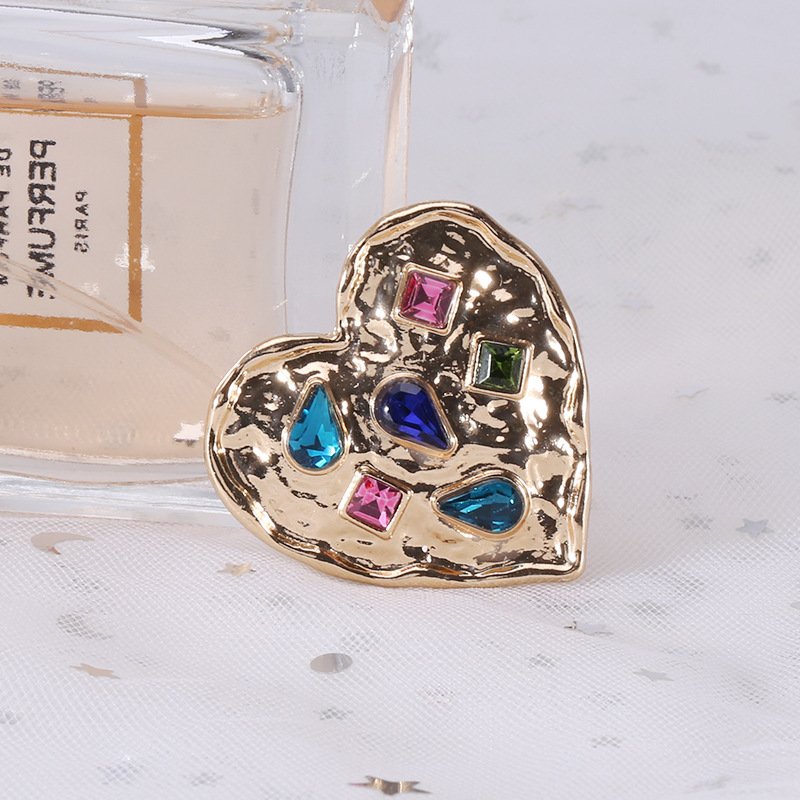 Fashionable Simple Rhinestone Fixed Clothes Retro Heart Shaped Pin Other 5 Fashionable Simple Rhinestone Fixed Clothes Retro Heart Shaped Pin Other 5