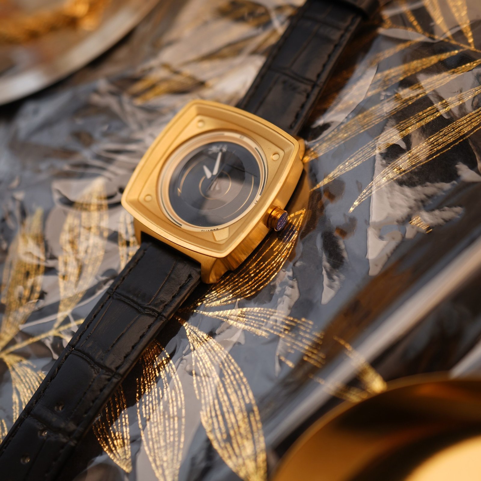 Retro Niche Senior Sense Vintage Style Gold Large Dial Ladies Watch watches 7 Retro Niche Senior Sense Vintage Style Gold Large Dial Ladies Watch watches 7