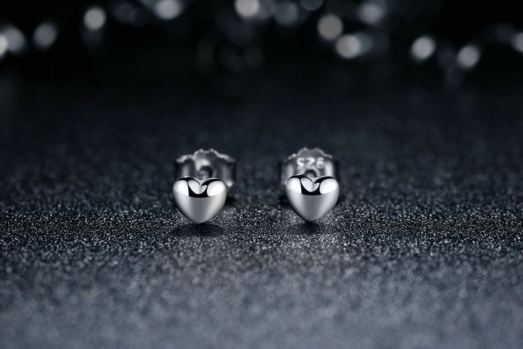 Classic Love Stud Earrings Earrings 2