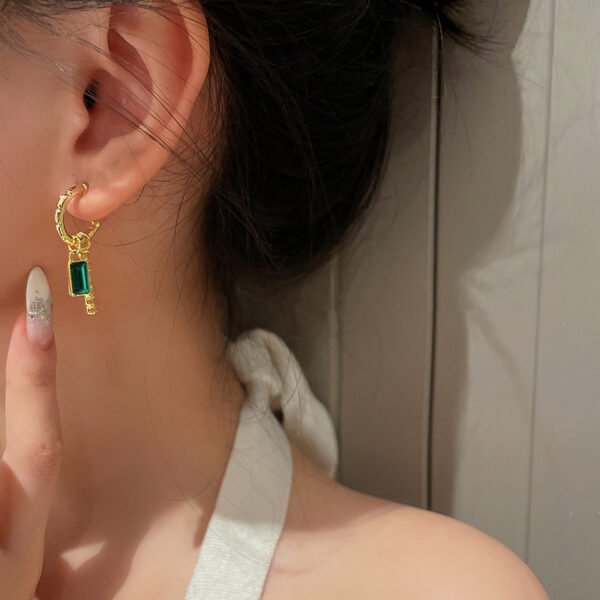 925 Silver Needle Personalized Design Diamond Green Zircon Earrings Earrings 7