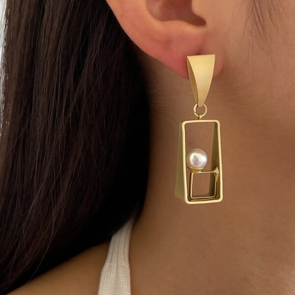 925 Silver Needle Fashion Geometric Pearl Metal Wind Earrings Earrings 4