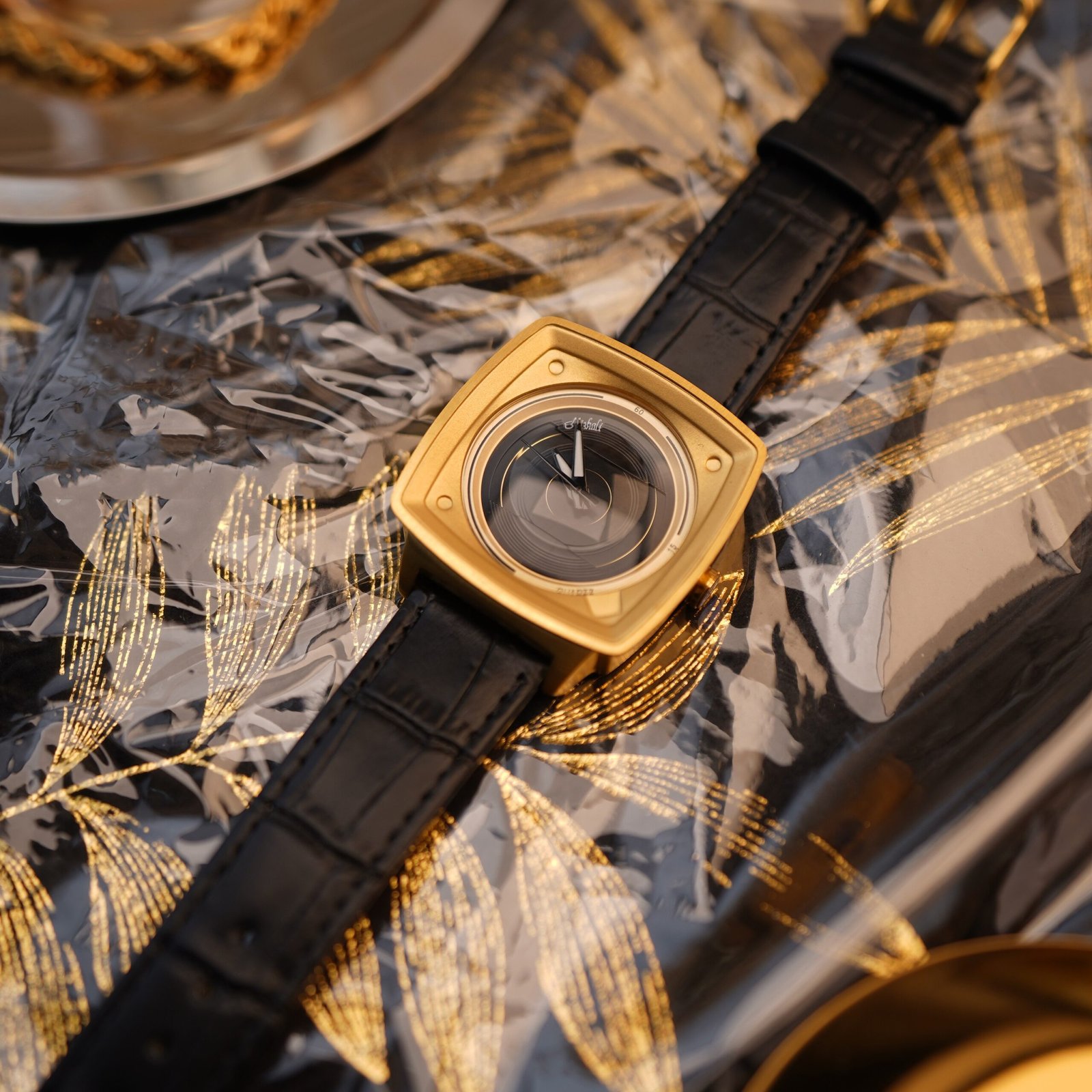 Retro Niche Senior Sense Vintage Style Gold Large Dial Ladies Watch watches 4 Retro Niche Senior Sense Vintage Style Gold Large Dial Ladies Watch watches 4