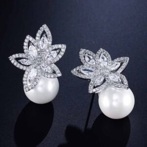 Fashion Creative Flower Pearl Inlaid Zircon Earrings Earrings Fashion Creative Flower Pearl Inlaid Zircon Earrings Earrings