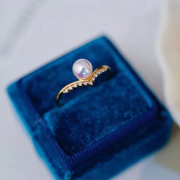 Women’s 18k Gold And Diamond V-shaped Fashion Simple Ring Rings 4