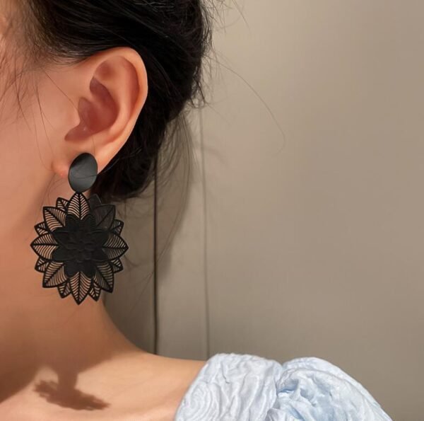 Exaggerated Sen-line Black Flower Earrings Earrings 5