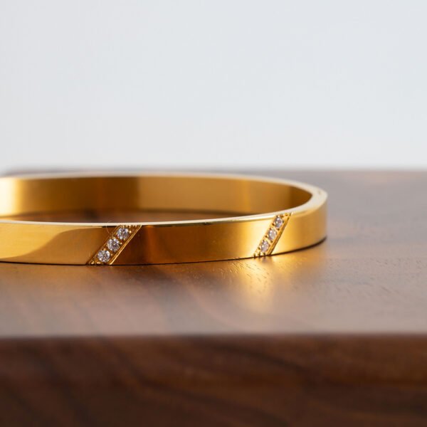 Women’s Versatile Bracelet Stainless Steel 18K Gold Twill Inlaid White Zircon Bracelets 8