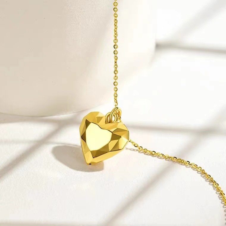 18K Gold Cut Love Gold Pendant Versatile Necklaces 2