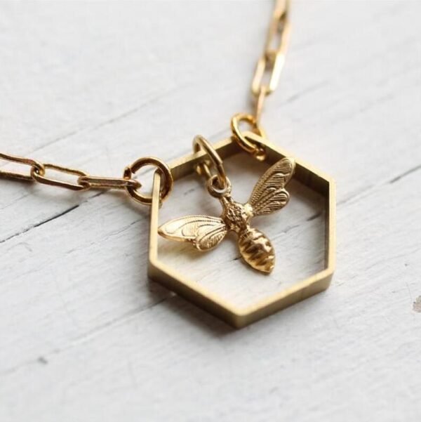 Fashion Three-dimensional Geometric Creative Bee Necklace Necklaces 6