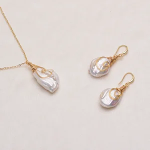 Baroque Pearl Drop Earrings Earrings 3